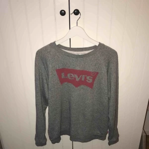  - Ej använd.  Den låg på rea med 10% rabatt och testade den inte i affären när jag kom hemma var den i fel storlek.  Köparen står för frakt🥰