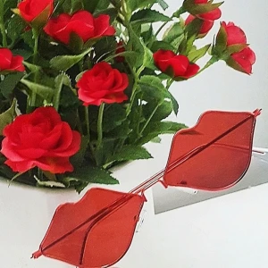  - Skitcoola solglasögon köpta i London. Säljs för att de aldrig kommer till användning av mig. "Köper" går före frågor 💋💓