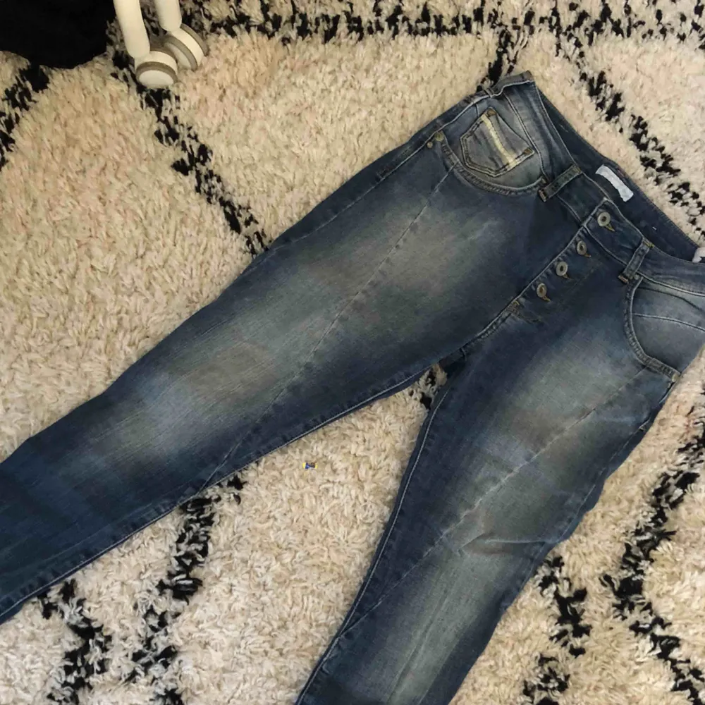 Fina boyfriend jeans i fint skick, kan fraktas. Jeans & Byxor.