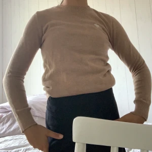 beige stickad tröja - Snygg beige tröja från abercrombie 