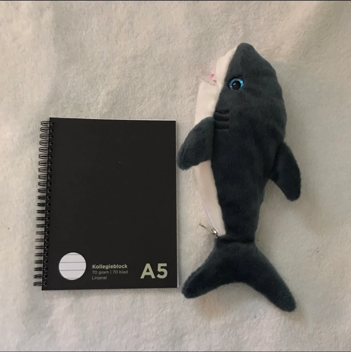 Gulligt pennfodral med en haj!  - 91