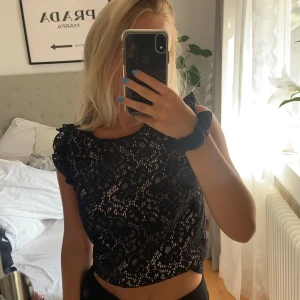 Spettstopp cs - Spettstopp med fin rygg från Miss Selfridge, köpt i Malta. Passar strl xs, använt fåtal gånger. Frakt tillkommer 