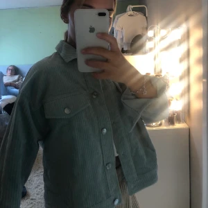 Weekday Manchester jacka - Ljus turkos färg. Strl s + frakt