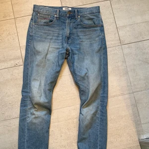 Blå jeans  - Blåa jeans från Tommy hilfiger 