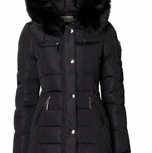 Säljer min vinter jacka stl 36 för 2000 - Säljer min jacka efter som att jag har ingen användning till den. Har haft den här jackan en vinter ny skick inga repor. Är kemtvättad stl S.  