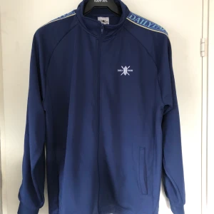 Daily Paper Zip-Shirt - Daily Paper Zip-Shirt storlek L, använd fåtal gånger (inga skador) Nypris: 890:- kan skicka (köparen står för frakten):):)