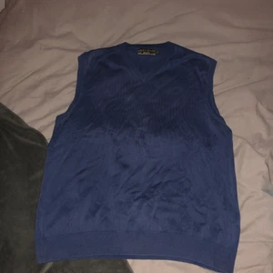 Väst - Säljer en supercool o trendig väst! Väldigt fint skick!❤️