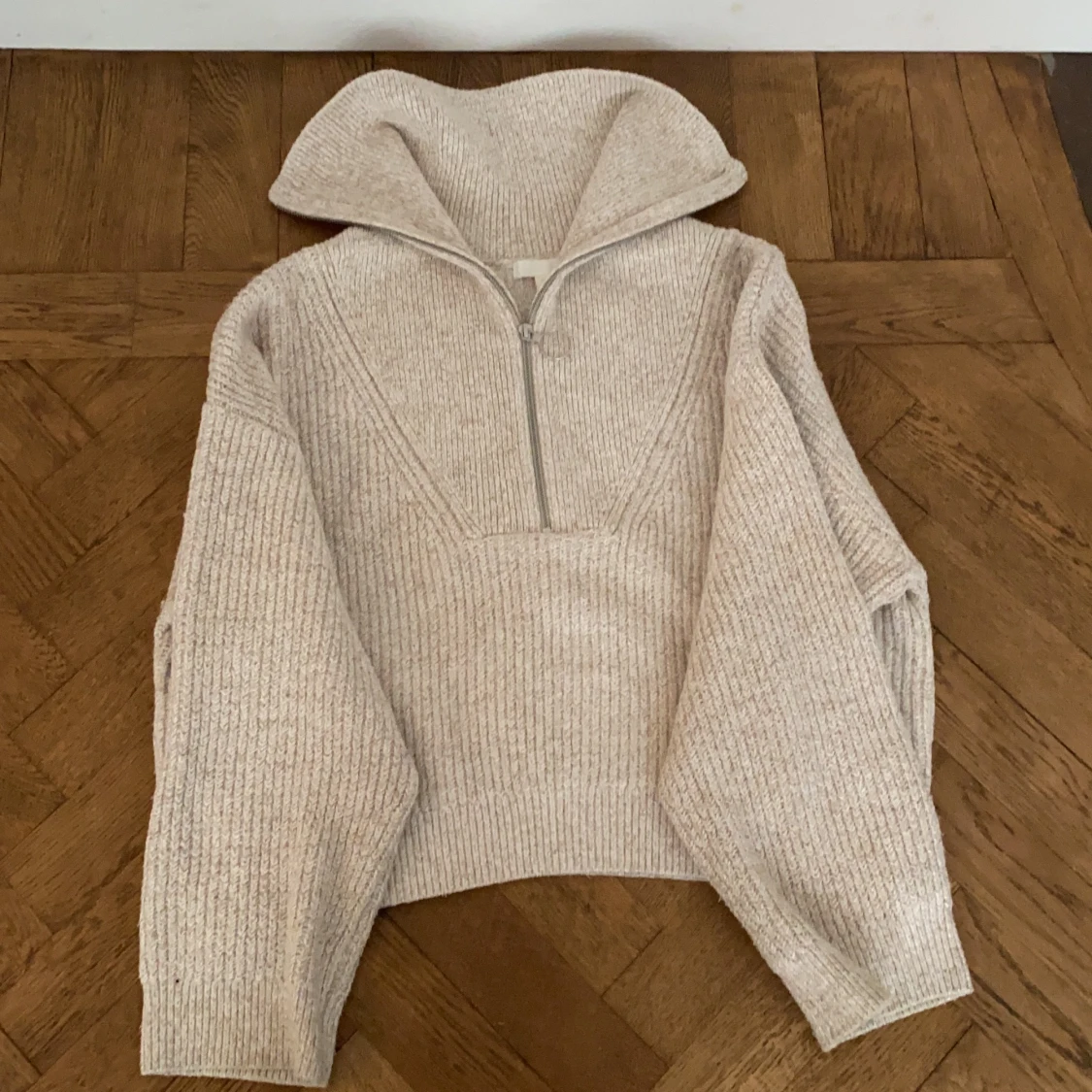 H&M stickat storlek L - 90