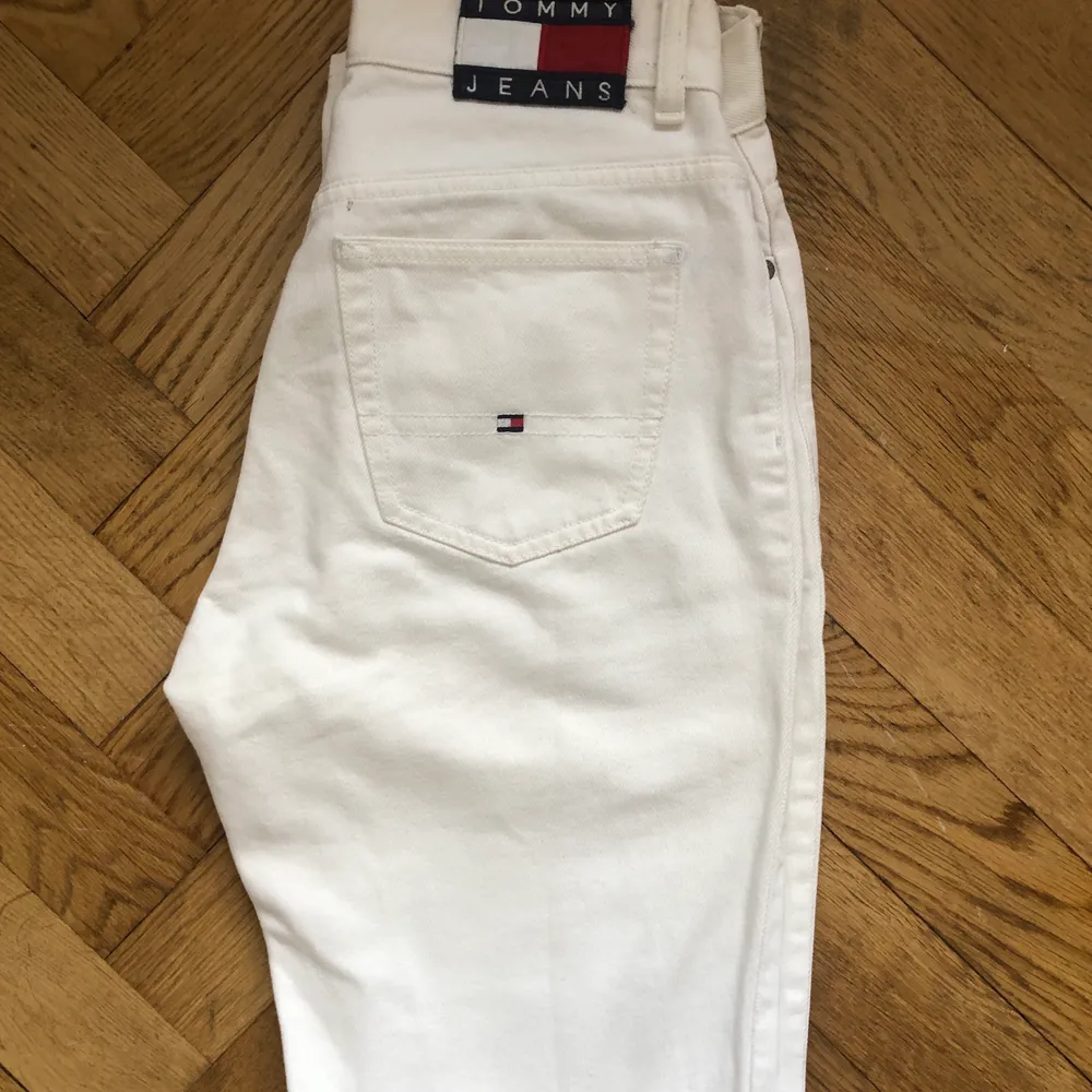 Vita jeans från Tommy Hilfiger. Modell: classic Tommy slim. Gratis frakt . Jeans & Byxor.