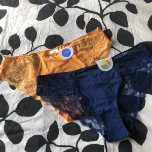  - Nya trosor från Monki, aldrig använda och aldrig testade! Båda för 100 eller en för 50.