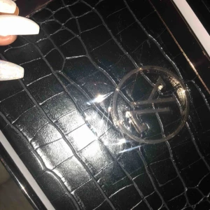  - Svart läder Yves Lansac klocka, endast använd 2 gånger nypris 1000kr