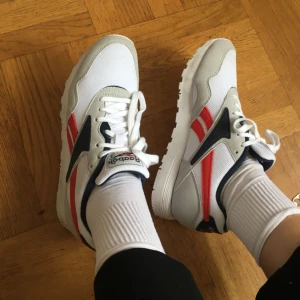  - Säljer dessa då jag köpte fel storlek. Knappt använda. Köparen står för frakt