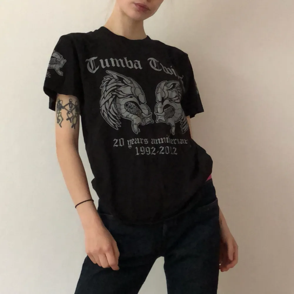 Goth tshirt size S använd 1 gång 💕 lite skrynklig för att den har legat i garderoben. T-shirts.