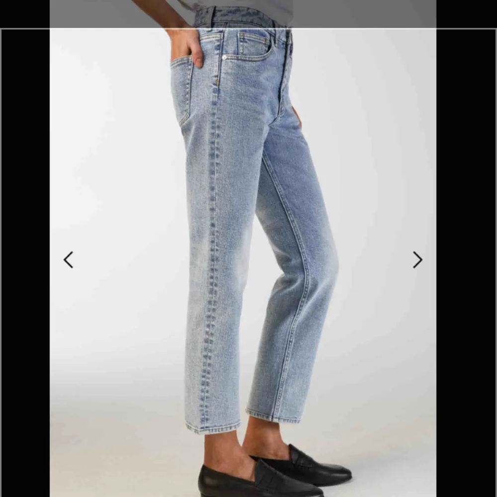Arket jeans använda typ två ggr. Så som oanvända! Fullpris 690 :-, finns i butik nu. 98 % bomull 2 % elastan. . Jeans & Byxor.
