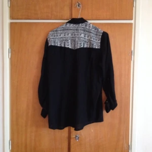 Skjorta/blus från Gina tricot. Mycket bra skick!  - Skjorta/blus från Gina tricot. Mycket bra skick! 