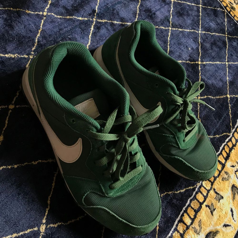 Gröna skitballa Nike skor som jag använt snålt men älskar! Säljer pga använder för sällan, pris inkl frakt. Skor.
