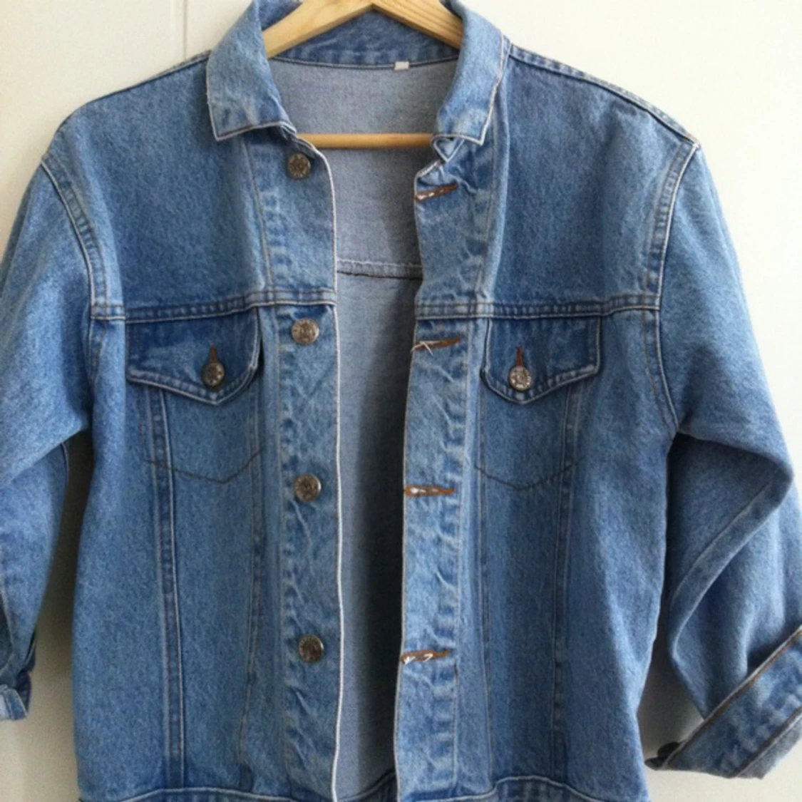 Jeansjacka. Stl S. Ganska kort i ärmen.  - 1380026860