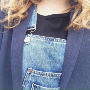  - Hängsleshorts i M ca använda en gång 