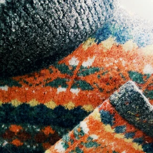  - Polo-tjocktröja i mjukt material. Köpt secondhand men i fint skick.