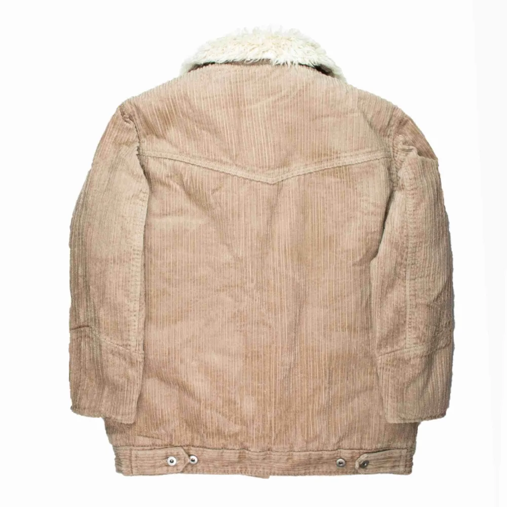 H&M Trend oversize pile-lined corduroy jacket / coat in beige Label: EUR 32, it's really oversize Model: 163/XS Measurements (flat): Length: 73 Pit to pit: 60 Price is final! Free shipping! Ask for the full description! No returns!. Jackor.