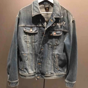  - Lee jeansjacka, modell Conifer?! Var en ny testkollektion från Lee för ett par år sen.  Aldrig använd Nypris: 699kr 