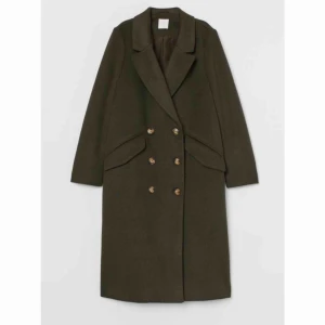  - Superfin mörkgrön jacka, köpt för 2 månader sedan men kommer inte till användning. Stl 34 men sitter som 36