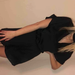  - Byxdress för sommaren. Säljs pågrund av utrensning av garderob 