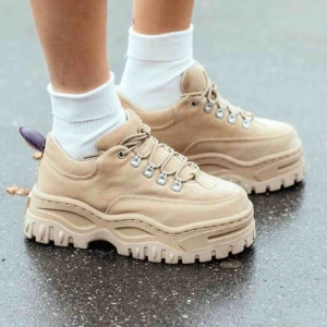  - Säljer mina fina eytys angels pga att dem tyvärr inte kommer till användning. Fint skick!!