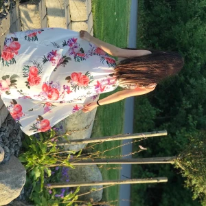 Madlady klänning  - Jättefin klänning perfekt till midsommar! Nyskick. Storlek S. Pris- 100kr