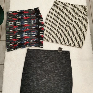 Kjolar  - Xs på de 2 översta och s på den nedan. 30 kronor styck 