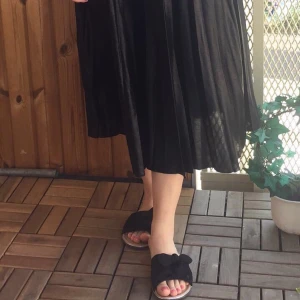 Kjol - Oanvänd pga inte min stil, storlek S. Glansigt material