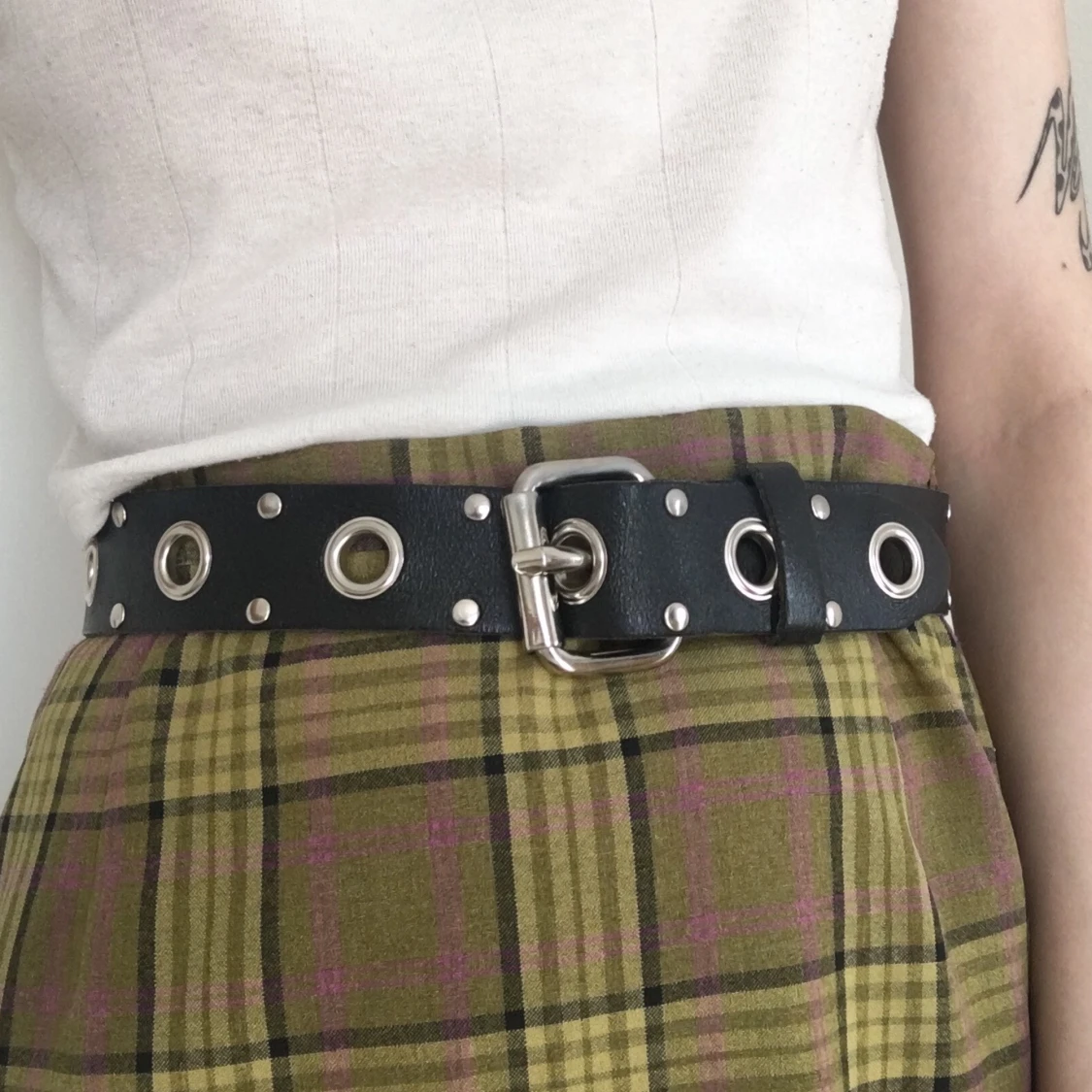 Skärp med öljetter