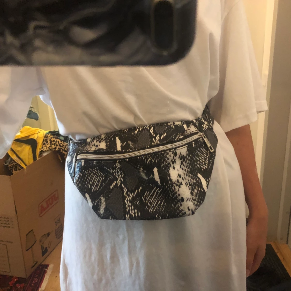 Ormskinnsmönstrad bum bag - 90