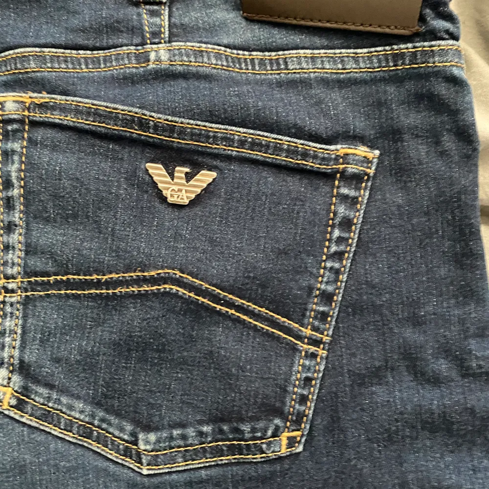 Armani jeans använt skick nypris 1699kr från johnells. Jeans & Byxor.