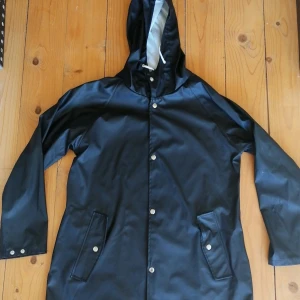 Svart regnjacka - Lager 157s klassiska regnjacka 