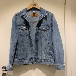 Jeansjacka  - Storlek 38