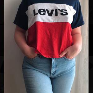 jättefin tröja från Levi’s, bara använd ca 3 gånger