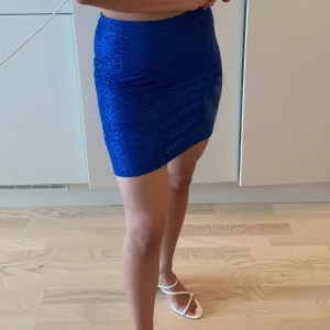 Kjol - En jättefin kjol i storlek XS. Säljer för 40kr & frakt tillkommer 🌸