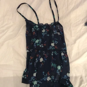  - Blus från Hollister. Köpt i USA. Storlek S. 