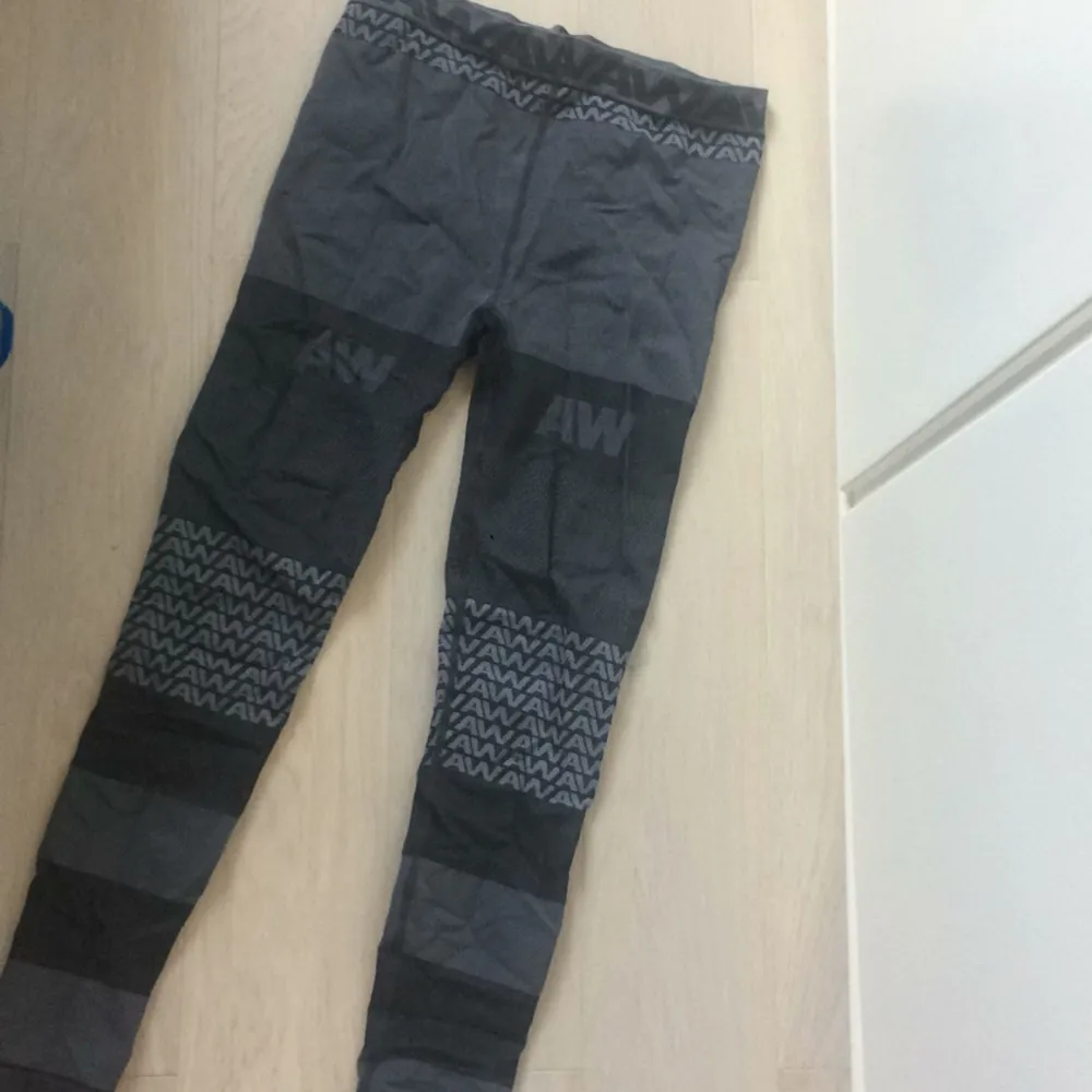 Alexander Wang leggings Made in Italy Used 3times  Bought it 500:- from H&M. Jeans & Byxor.