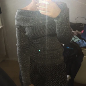  - Jättefin topp. Oanvänd i storlek XS men passar säkert S också då den är i stretch.  