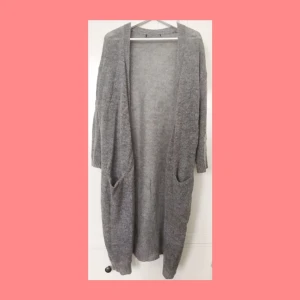  - Grå mysig kofta i fint skick!