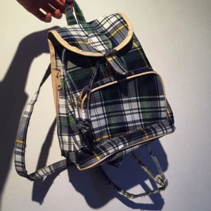  - Liten supersöt vintage ryggsäck. Sparsamt använd.   