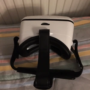  - VR glasögon  Använd väldig sällan o funkar bra
