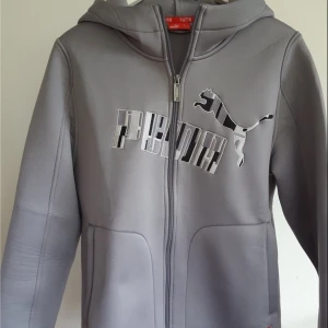  - Grå Puma läder zip-up hoodie