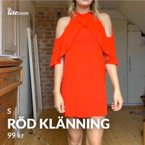  - Från Zara, klänning som kan bäras på olika sätt