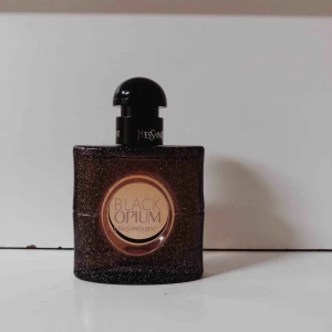  - Använd 1 gång. Säljer pga pojkväns ex hade samma parfym, haha. 30ml