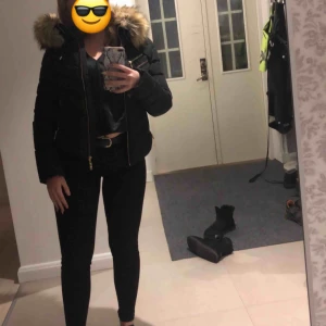  - knappt använd  bra skick, inga skador  rökfri  fakepäls