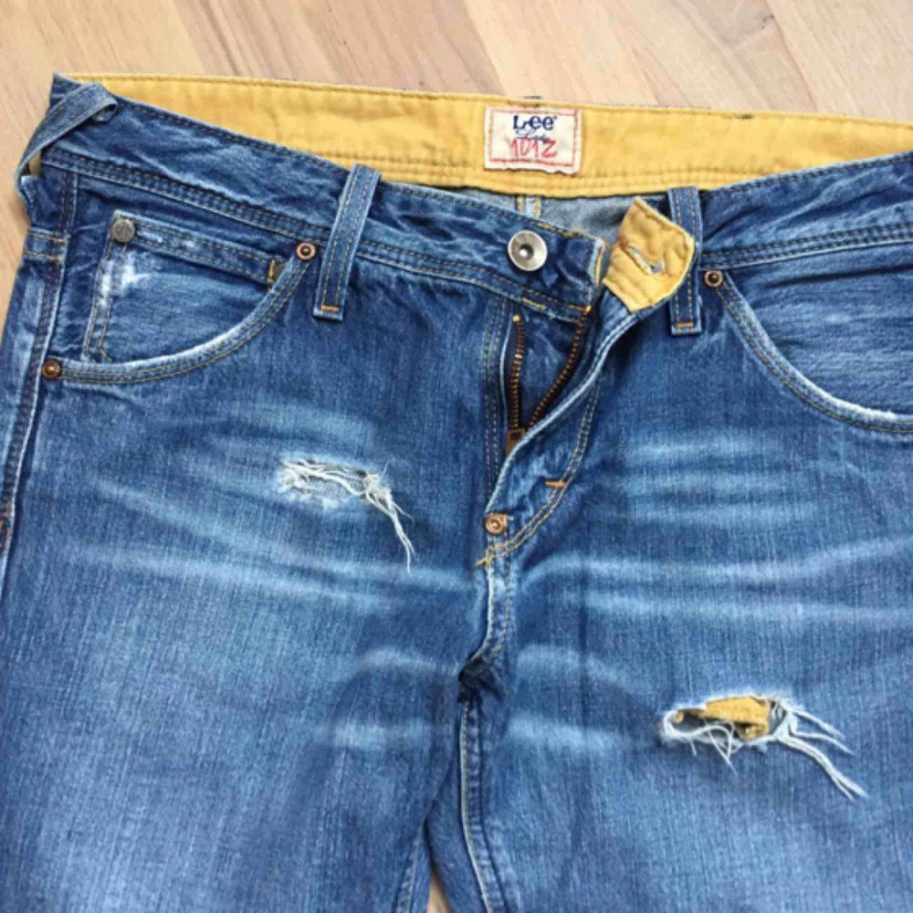 Supersnygga retro jeans från Lee. Köpare står för frakt🦠eller så möts vi på söder. Jeans & Byxor.