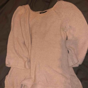  - Stickad tröja från Gina tricot. 80kr + 30kr frakt (tar endast swish)🥰